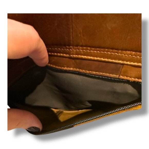 Unisex Vintage Brown Leather Messenger Bag - Picture 7 of 10